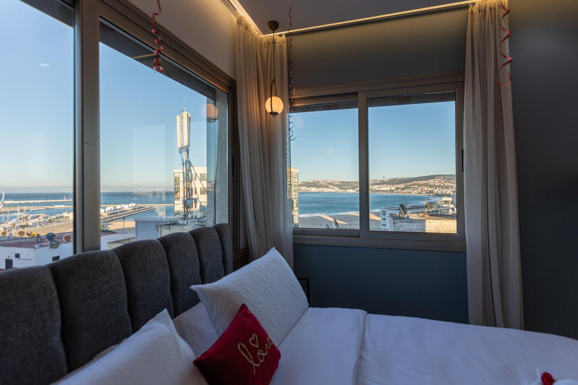 Marina View Residence Luxurious Studio Retreat With Stunning Ocean Views 1 Double Bedroom, 1 Convertible Couch Tanger Zewnętrze zdjęcie